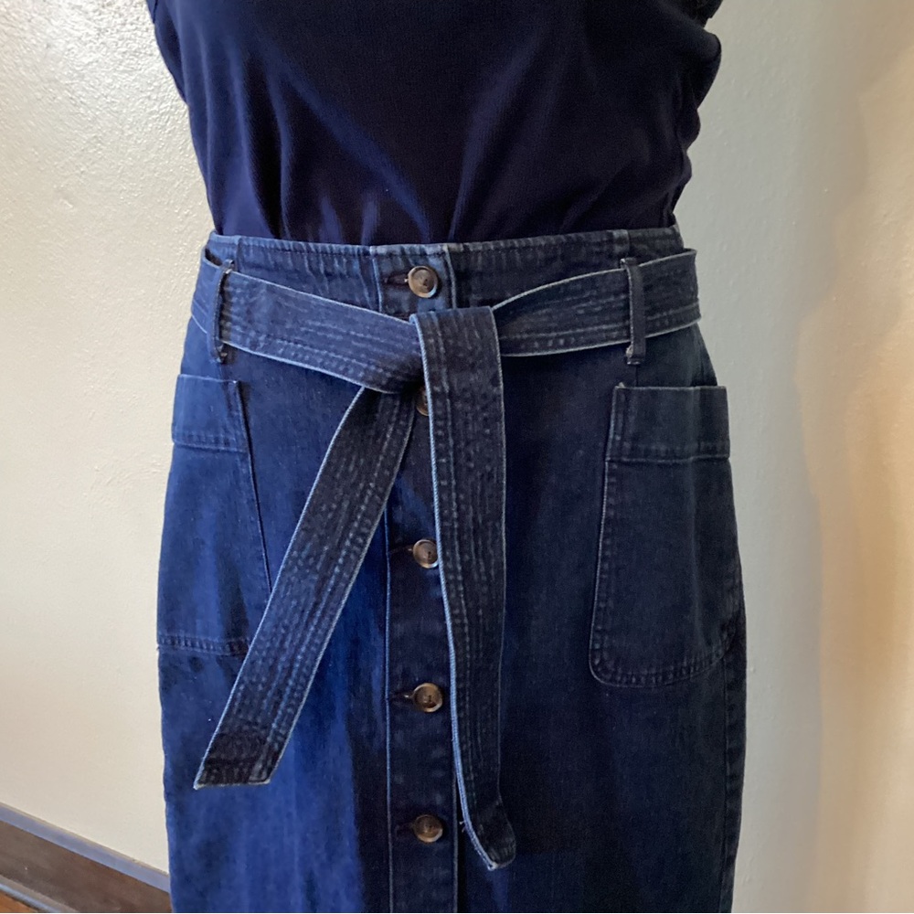 Ann Taylor Loft Dark Blue Denim Skirt with Belt Size 6